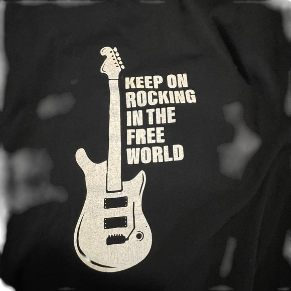 Gildan Ultra Cotton Keep On Rocking In The Free World Black Graphic T-Shirt XL - Picture 3 of 7